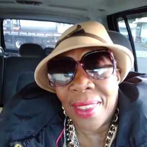 Meet your Posher, Glenda